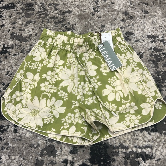 ALÉMAIS Leisa Floral Organic Cotton Shorts - Picture 4 of 9